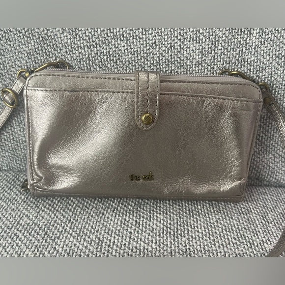 The Sak Metallic Silver Crossbody Wallet - Picture 1 of 16